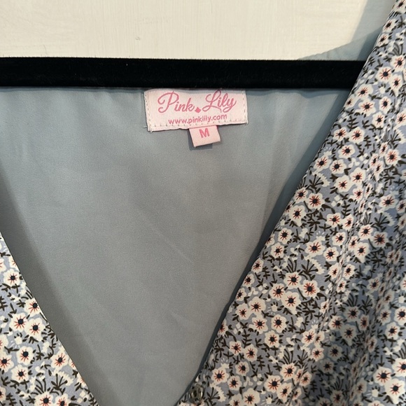 Pink Lily Blue Floral Romper size medium - Picture 5 of 5